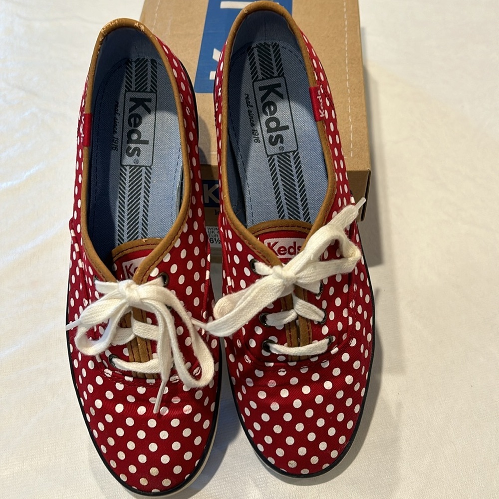 Keds Red and White Polka Dot Shoes Size 6.5 M Excellent Condition - Picture 5 of 9